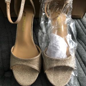 Size 33 euro petite foot heel never worn